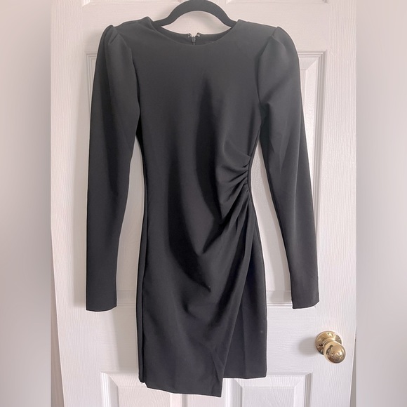 Dynamite long sleeve dress - Picture 1 of 2